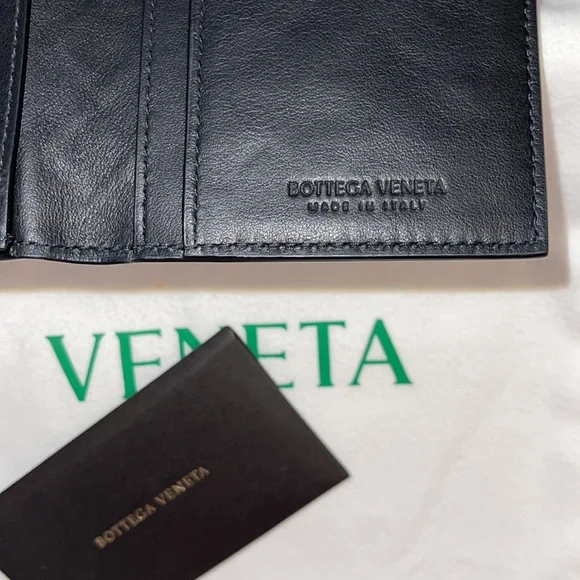 Bottega Veneta slim wallet intrecciato leather gorgeous comes with box n dust Bg - Picture 7 of 10